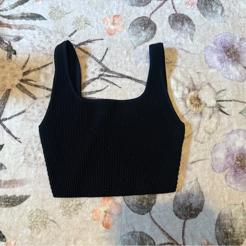 Babaton Black Ribbed Crop Top